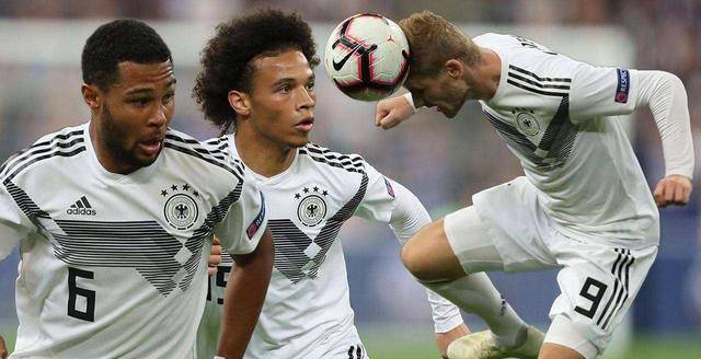  里尔客场防守反击奏效，反击三连击击溃主队防线