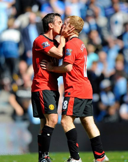  曼彻斯特双雄隔空较劲曼城净胜球优势领跑榜首