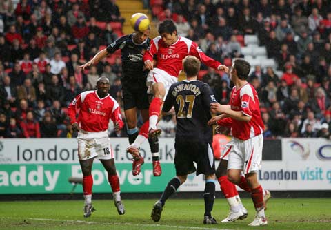  西汉姆联定位球战术奏效，铁锤帮主场击退强敌取三分